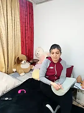 queemking online show from February 23, 8:06 pm