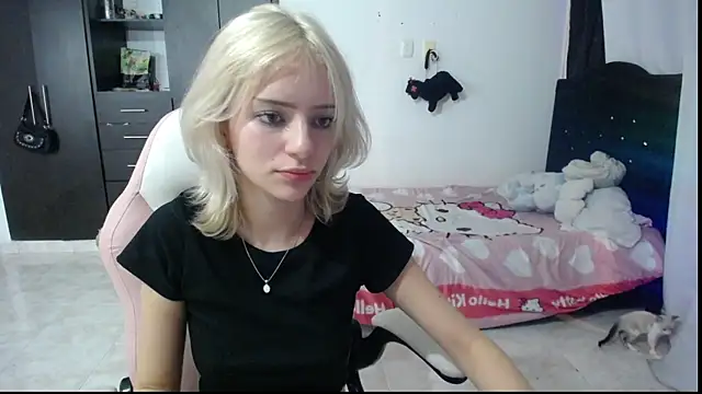 Snapshot of Elizabeth_rose02 chatting on November 11, 3:06 am Elizabeth rose02 online show from November 11, 3:06 am