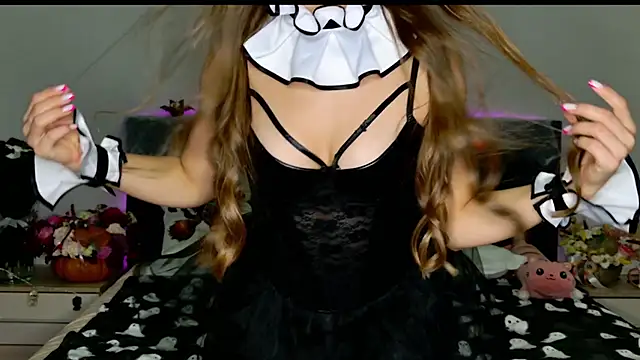 MissEmilyMiller online show from October 31, 6:53 pm