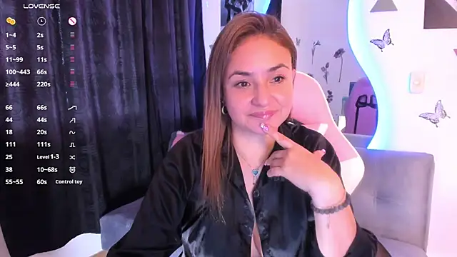 luciamature  online show from November 10, 6:18 pm