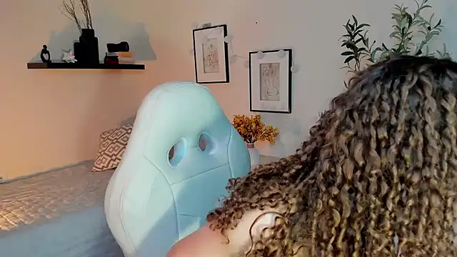isabella-garcia- online show from May 7, 1:55 am