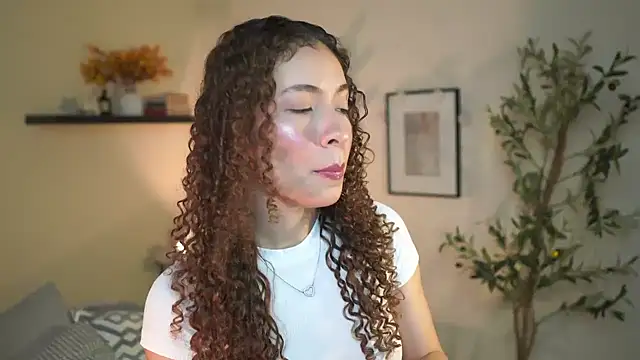 isabella-garcia- online show from June 18, 2:45 am