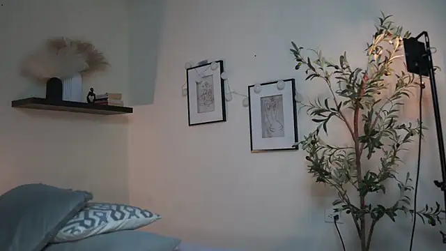 isabella-garcia- online show from July 8, 2:05 am