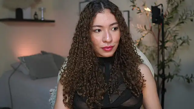 isabella-garcia- online show from July 12, 1:24 pm