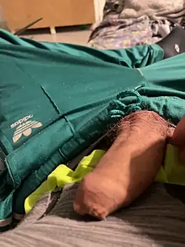 Snapshot of piselloneee19 chatting on October 4, 7:06 am piselloneee19 online show from October 4, 7:06 am