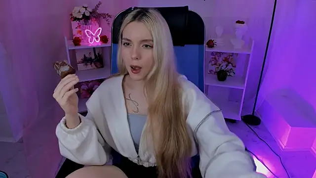 AuroraWrenfield online show from September 24, 10:29 am