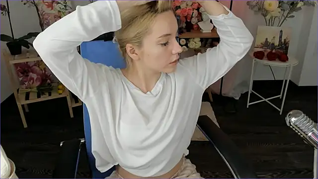 AuroraWrenfield online show from January 6, 12:36 am