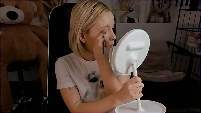 AuroraWrenfield online show from January 12, 10:09 am