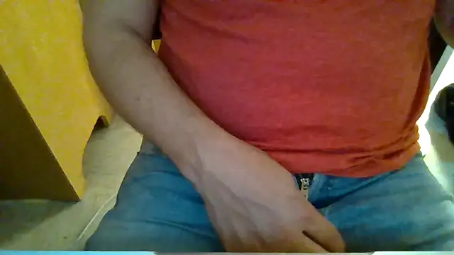 Snapshot of xTurnleftx chatting on June 6, 2:22 pm xTurnleftx online show from June 6, 2:22 pm