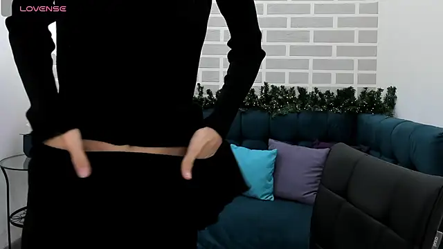 Snapshot of Kat__cat chatting on December 1, 2:27 am Kat cat online show from December 1, 2:27 am