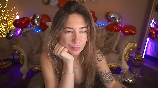 Snapshot of KateShanny chatting on February 16, 6:53 am KateShanny online show from February 16, 6:53 am