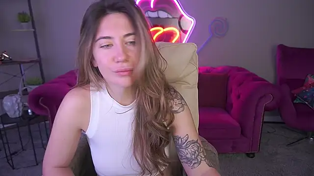 Snapshot of KateShanny chatting on February 26, 6:56 am KateShanny online show from February 26, 6:56 am