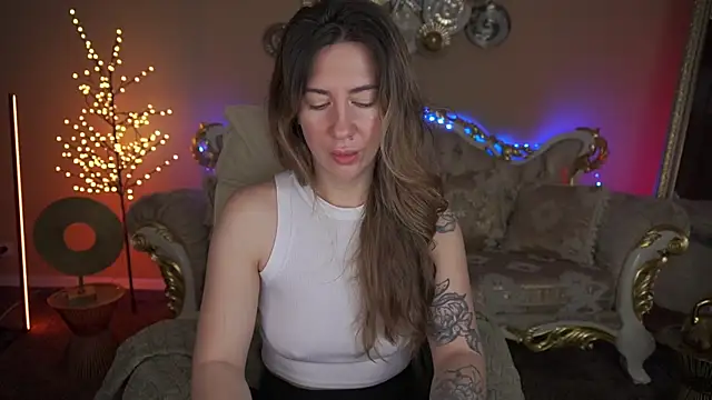 Snapshot of KateShanny chatting on March 29, 6:13 am KateShanny online show from March 29, 6:13 am