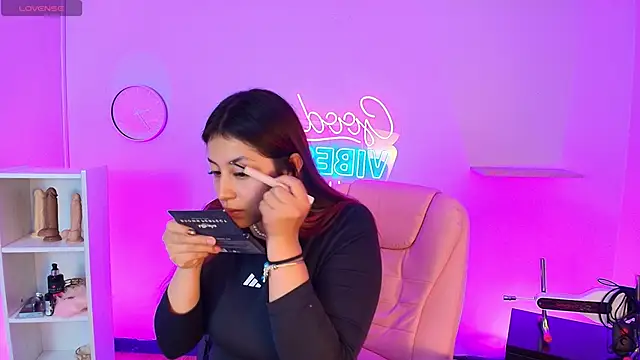 Aphriil   online show from October 20, 9:15 pm