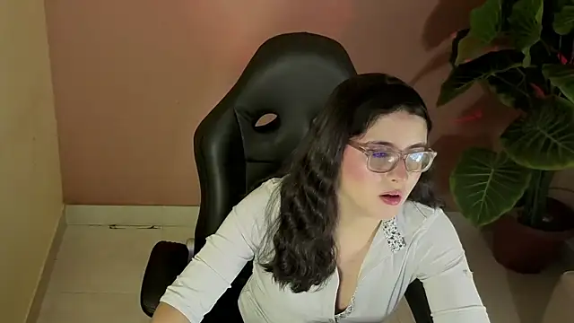 Snapshot of LiLLiAnderson chatting on October 2, 11:39 am LiLLiAnderson online show from October 2, 11:39 am