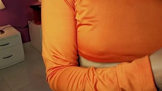 Snapshot of LiLLiAnderson chatting on October 31, 12:06 pm LiLLiAnderson online show from October 31, 12:06 pm