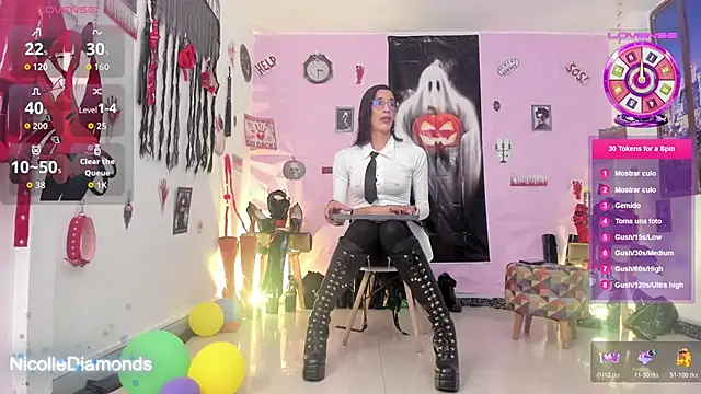 Snapshot of NicolleDiamonds_cg chatting on October 27, 1:26 pm NicolleDiamonds cg online show from October 27, 1:26 pm