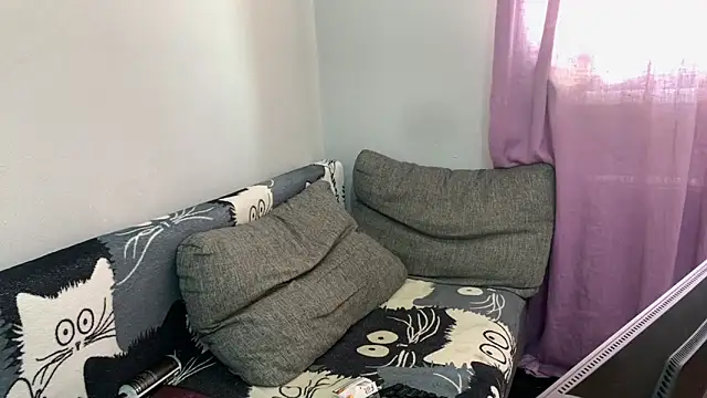 Snapshot of Velles chatting on March 11, 10:54 am Velles online show from March 11, 10:54 am