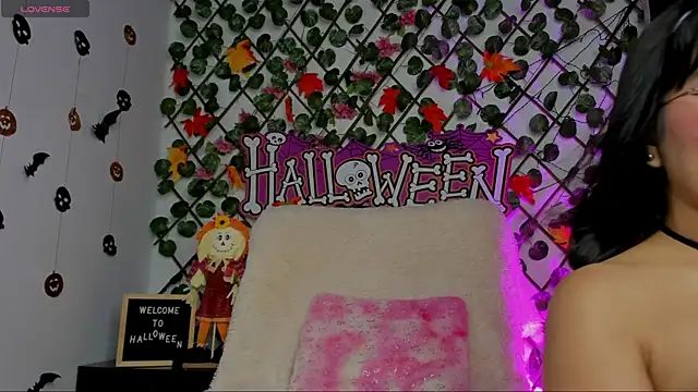 isabel jaames online show from October 14, 7:58 pm