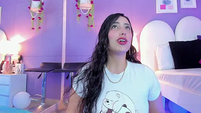 my aleja  online show from October 6, 12:35 pm