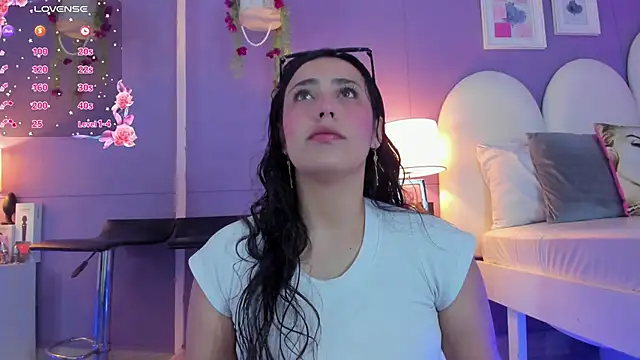 my aleja  online show from November 1, 12:51 pm