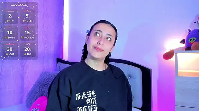 my aleja  online show from March 10, 12:32 pm