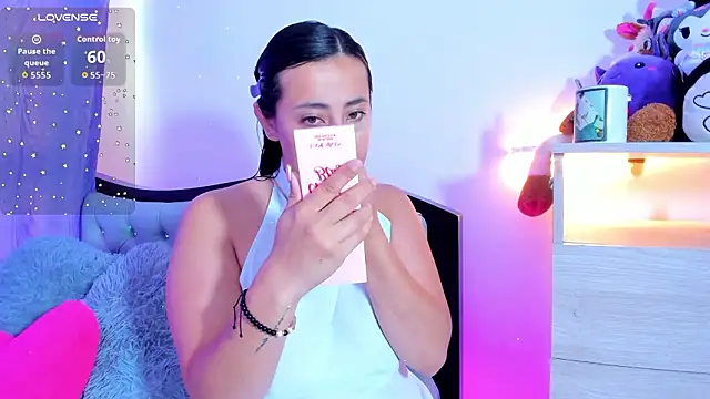 my aleja  online show from March 27, 12:49 pm