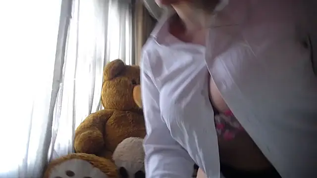 miss lilieth online show from December 16, 5:07 pm