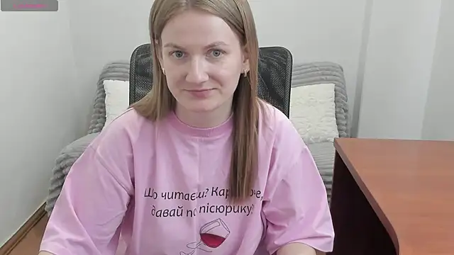 Snapshot of Alisha_Skyes chatting on April 1, 3:42 pm Alisha Skyes online show from April 1, 3:42 pm