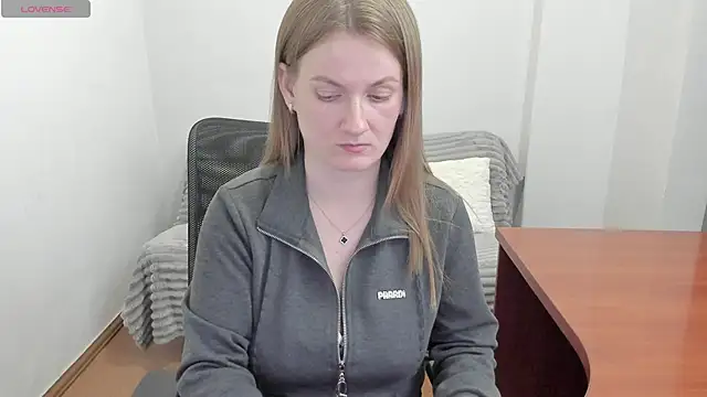 Snapshot of Alisha_Skyes chatting on May 3, 5:52 pm Alisha Skyes online show from May 3, 5:52 pm