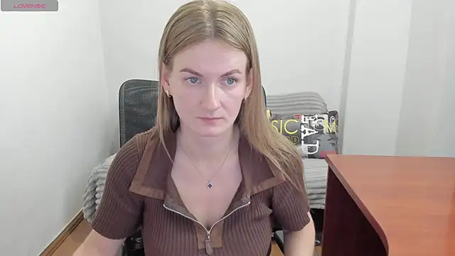 Snapshot of Alisha_Skyes chatting on July 30, 6:12 am Alisha Skyes online show from July 30, 6:12 am