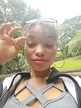 Snapshot of ChloeRaviss chatting on September 12, 7:25 pm ChloeRaviss online show from September 12, 7:25 pm