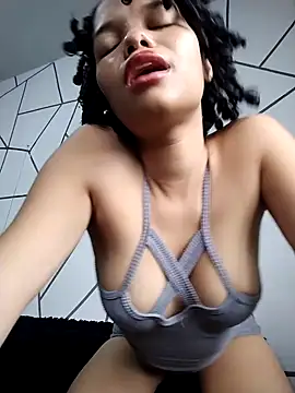 Snapshot of ChloeRaviss chatting on November 3, 7:59 pm ChloeRaviss online show from November 3, 7:59 pm