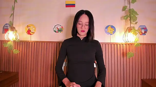 daphne courtis online show from June 26, 3:11 am