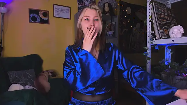 Snapshot of Nicole_matt chatting on November 6, 3:40 am Nicole matt online show from November 6, 3:40 am