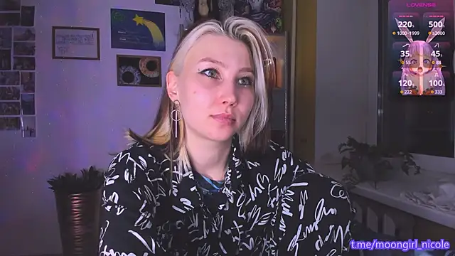 Snapshot of Nicole_matt chatting on December 14, 9:08 pm Nicole matt online show from December 14, 9:08 pm