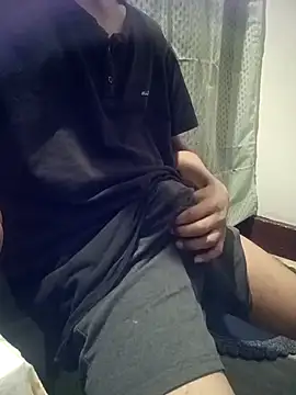 Snapshot of zebba12 chatting on October 23, 8:35 am zebba12 online show from October 23, 8:35 am