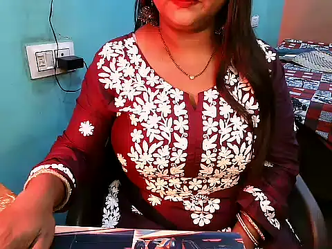 Snapshot of PREETI_BABY chatting on April 4, 4:33 am PREETI BABY online show from April 4, 4:33 am