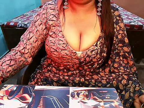Snapshot of PREETI_BABY chatting on April 19, 6:13 am PREETI BABY online show from April 19, 6:13 am