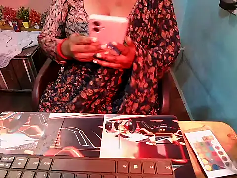 Snapshot of PREETI_BABY chatting on June 2, 4:09 pm PREETI BABY online show from June 2, 4:09 pm