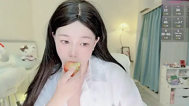 Bella Ava online show from June 4, 11:55 pm