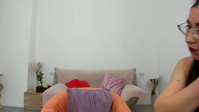 Kylie Kathy online show from September 24, 6:22 pm