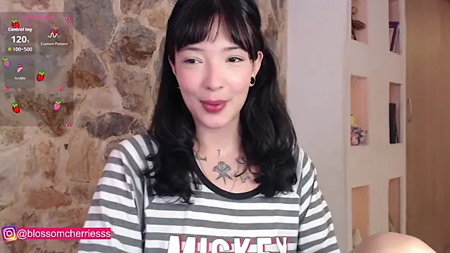 Snapshot of slobberynjuicy_ chatting on September 11, 2:06 pm slobberynjuicy online show from September 11, 2:06 pm