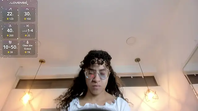 Hanna Cornee  online show from February 10, 12:20 pm