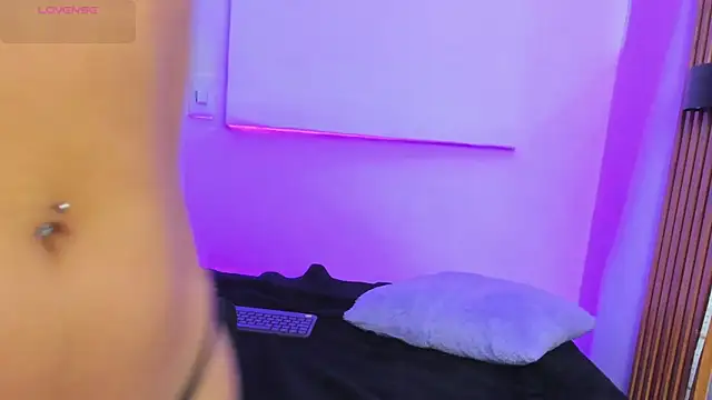 MacarenaSmith online show from November 25, 11:10 am