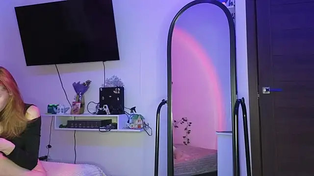 Candy Flosse online show from October 14, 8:15 am