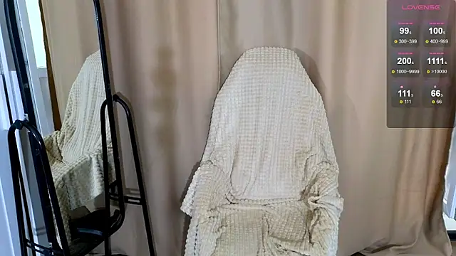 Snapshot of Candy_Flosse chatting on June 13, 6:00 am Candy Flosse online show from June 13, 6:00 am