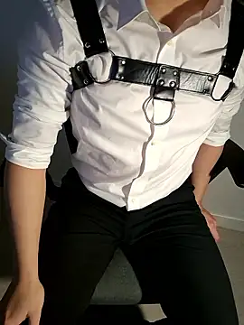 Snapshot of 111owo111 chatting on October 6, 1:19 pm 111owo111 online show from October 6, 1:19 pm