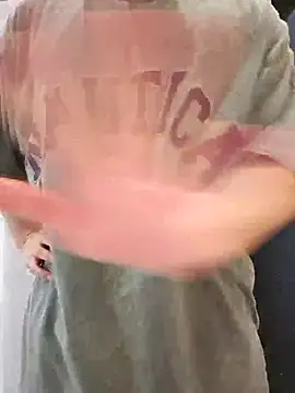 Snapshot of 111owo111 chatting on October 19, 12:39 pm 111owo111 online show from October 19, 12:39 pm