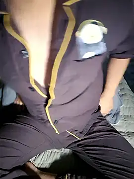 Snapshot of 111owo111 chatting on October 21, 3:35 pm 111owo111 online show from October 21, 3:35 pm